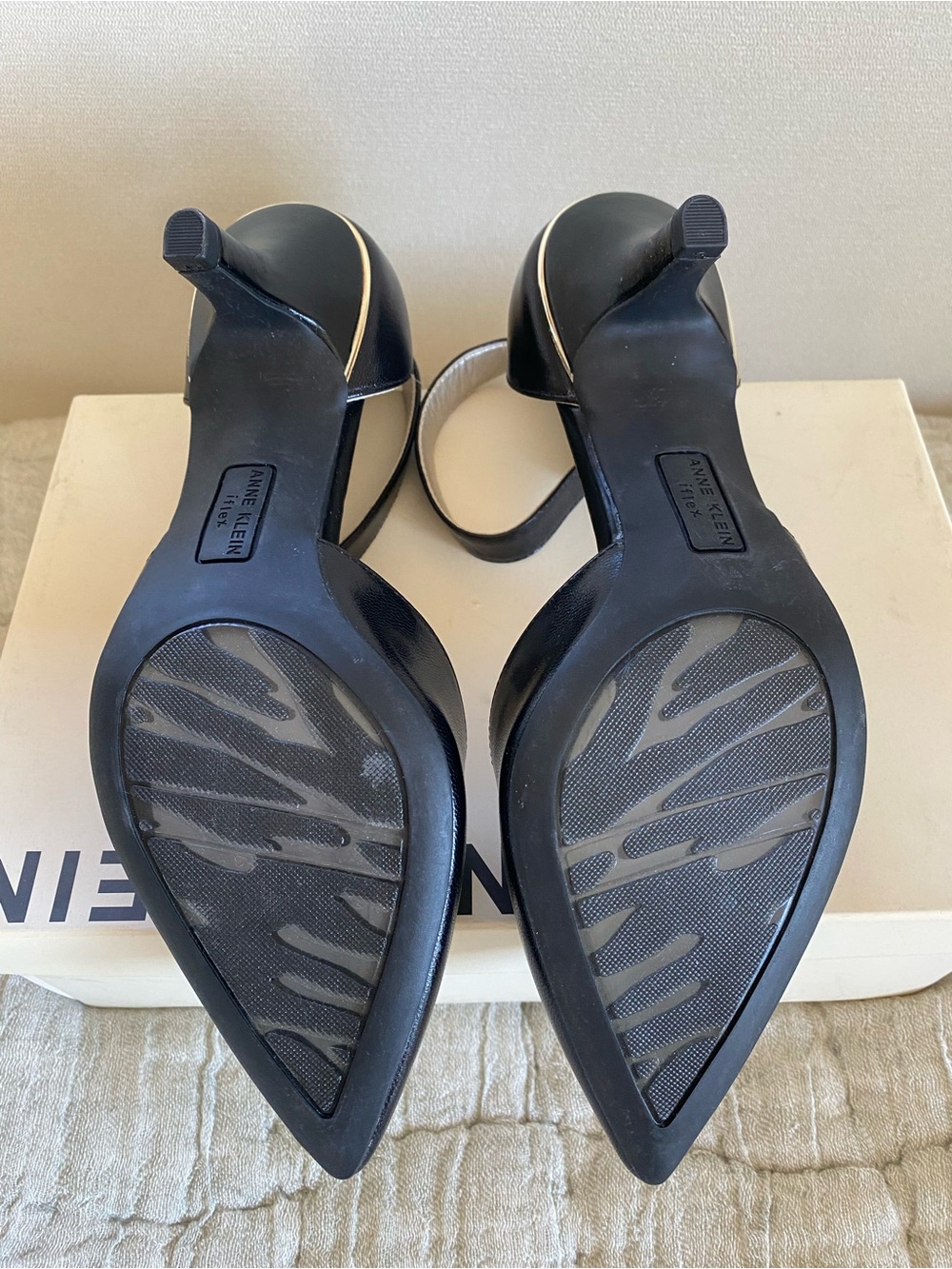 New Anne Klein black Leather kitten heel pumps women’s size 7 - Picture 5 of 7